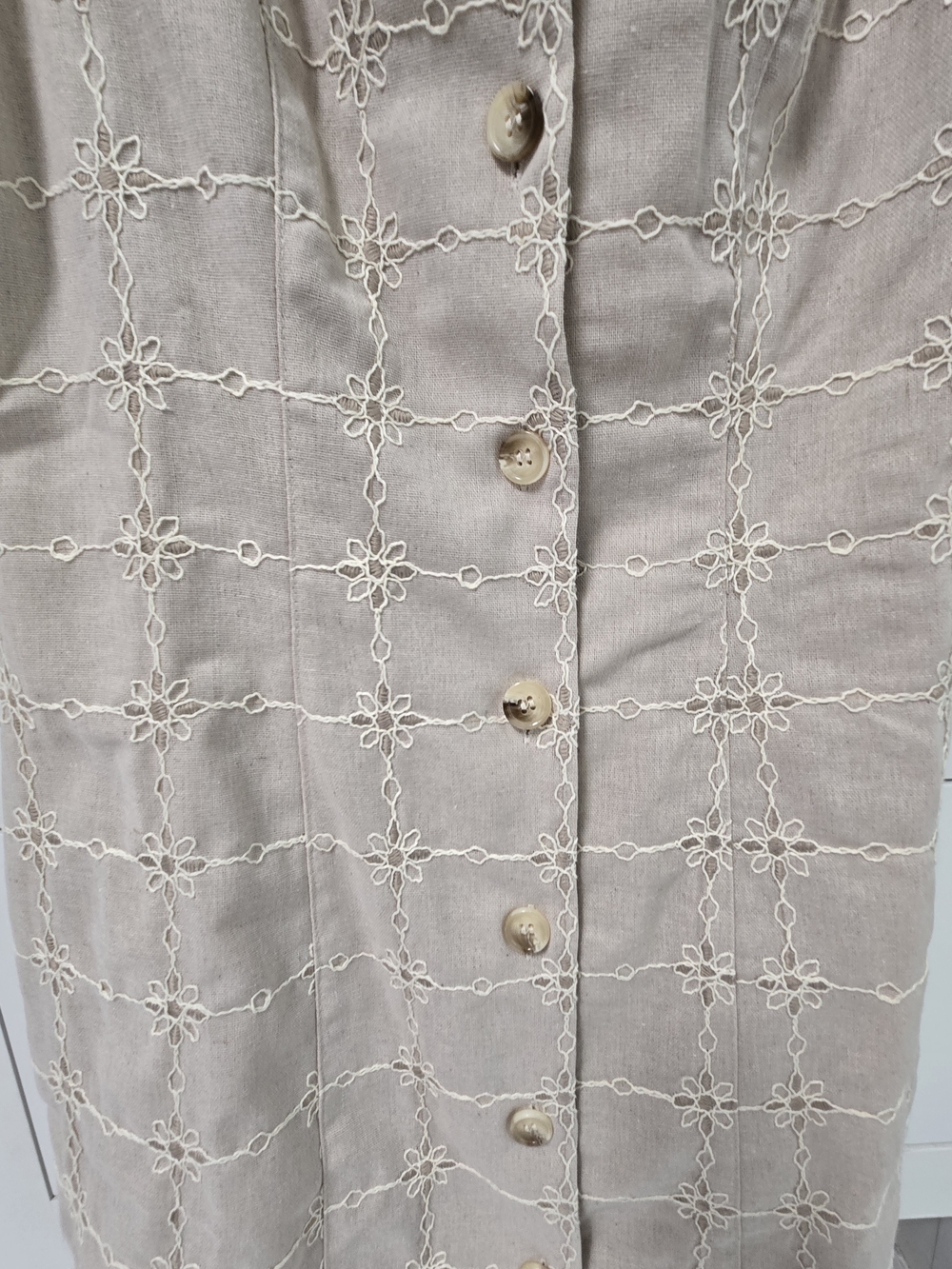 Sleeveless Cream Button-Front Dress - Picture 3 of 7